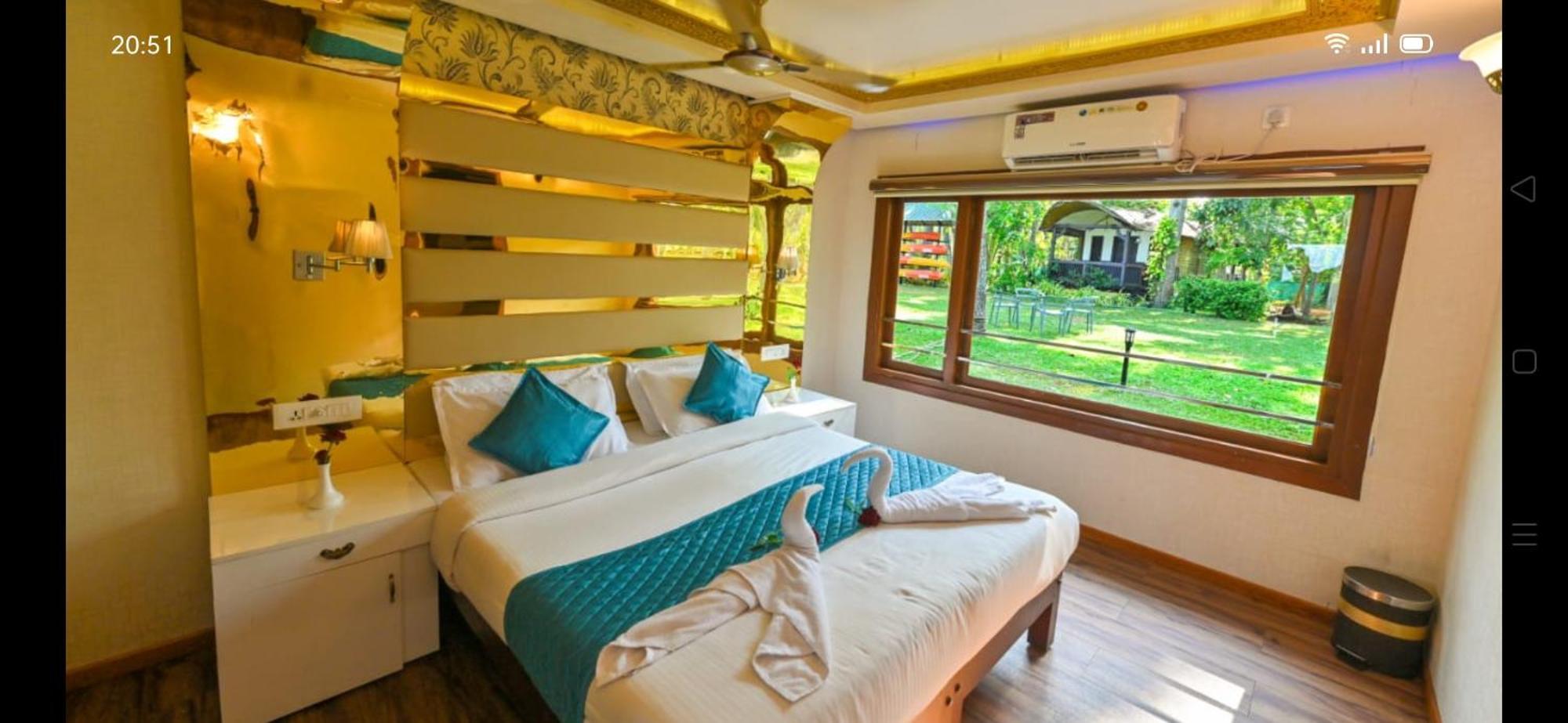Готель Victoria Houseboats Alappuzha Екстер'єр фото