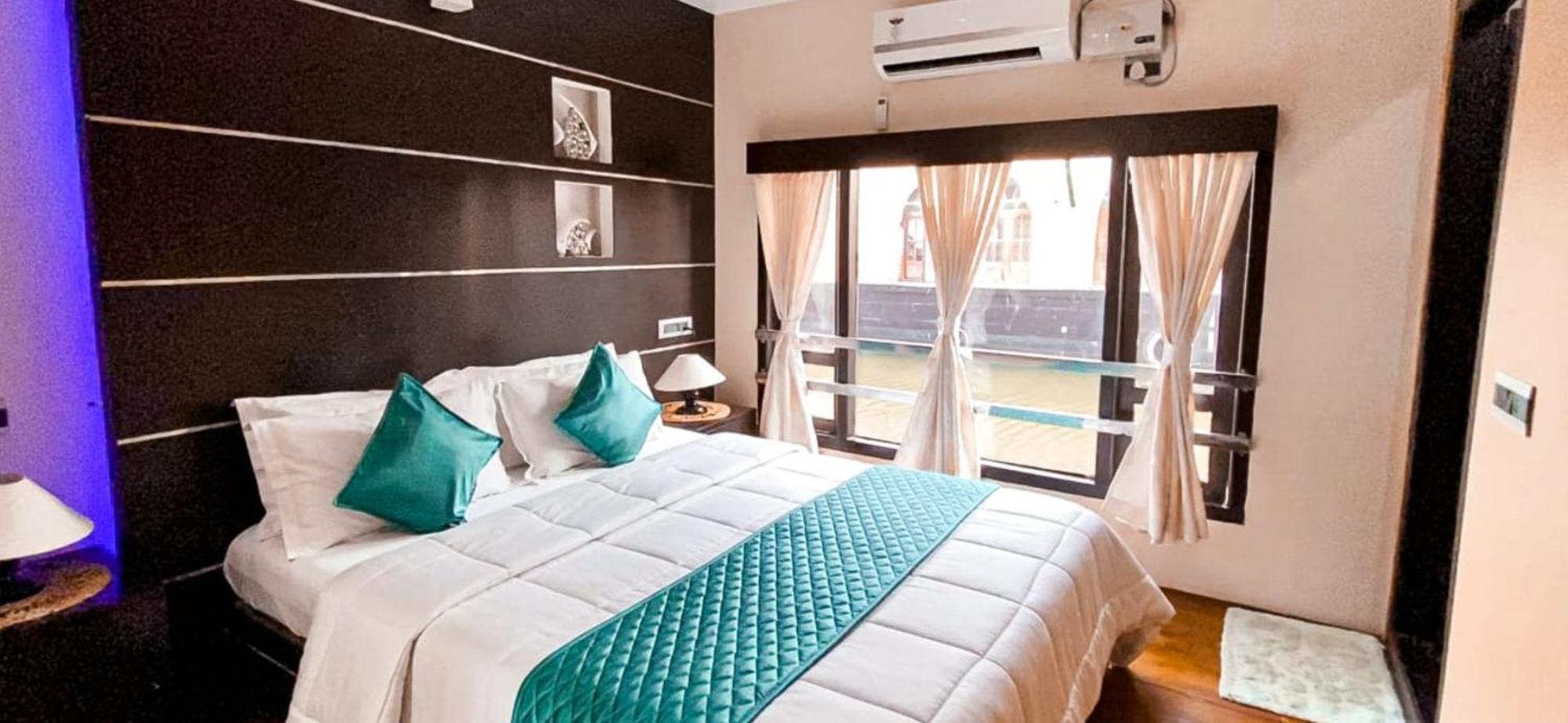 Готель Victoria Houseboats Alappuzha Екстер'єр фото