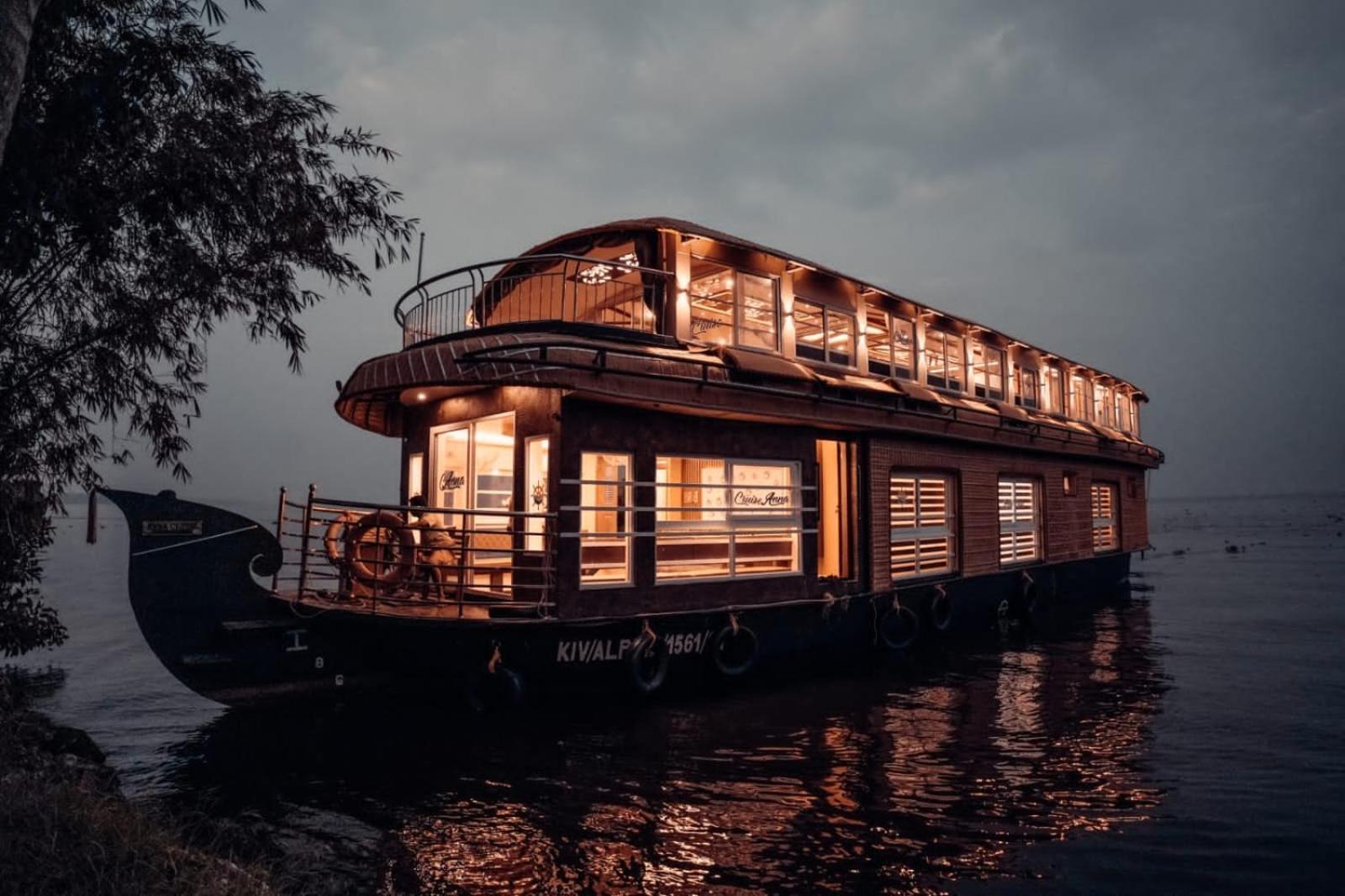 Готель Victoria Houseboats Alappuzha Екстер'єр фото